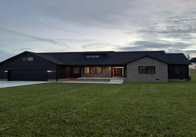 Photo 1 of Single family home for sale at 911 Milward Dr, Harrodsburg, KY 40330 | MLS# 26020942 | Listing updated on 2026-09-13
