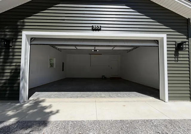 Photo 30 of Single family home for sale at 353 Kings Ridge Ct, Eddyville, KY 42038 | MLS# 26020965 | Listing updated on 2026-08-24