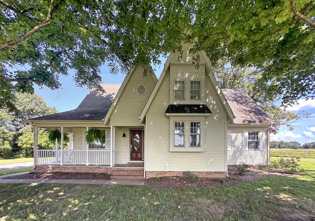Photo 1 of Sale Pending at 1584 Butterworth Rd, Murray, KY 42071 | MLS# 26021413 | Listing updated on 2026-08-12