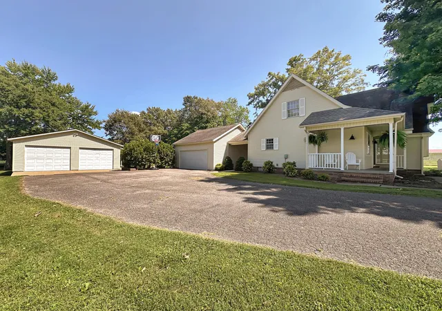 Photo 3 of Sale Pending at 1584 Butterworth Rd, Murray, KY 42071 | MLS# 26021413 | Listing updated on 2026-08-12