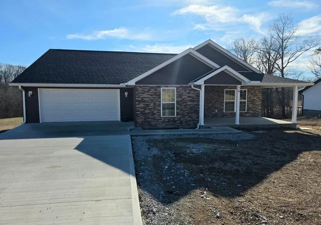 Photo 1 of Single family home for sale at 76 Emily Ln, London, KY 40741 | MLS# 26020966 | Listing updated on 2026-08-23