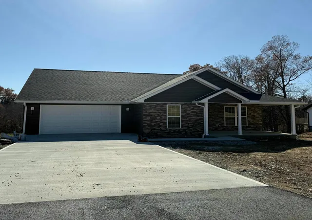 Photo 3 of Single family home for sale at 76 Emily Ln, London, KY 40741 | MLS# 26020966 | Listing updated on 2026-08-23