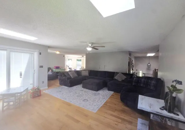 Photo 3 of Sale Pending at 375 Eaton Rd, London, KY 40744 | MLS# 26020970 | Listing updated on 2026-08-14