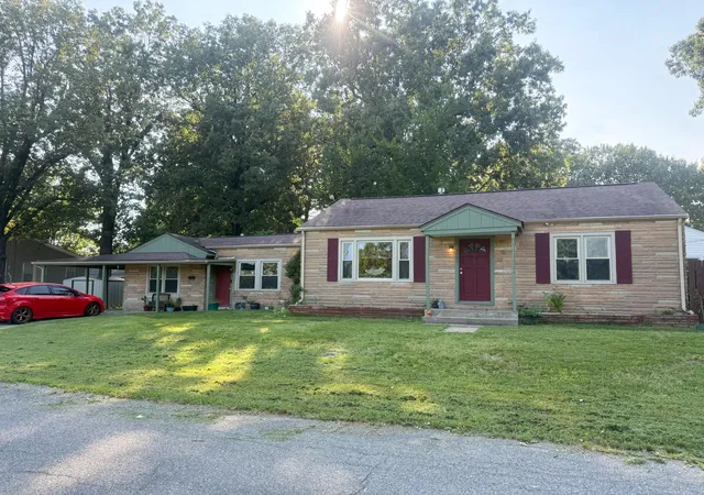 Photo 1 of Single family home for sale at 2001 B St, Paducah, KY 42003 | MLS# 26021037 | Listing updated on 2026-08-06