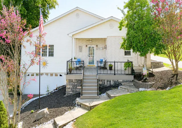 Photo 1 of Single family home for sale at 31 2nd Street, Kuttawa, KY 42055 | MLS# 26021236 | Listing updated on 2026-09-13