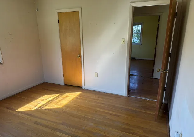 Photo 3 of Single family home for sale at 124 Kentucky Ave, Irvine, KY 40336 | MLS# 26021075 | Listing updated on 2026-08-22