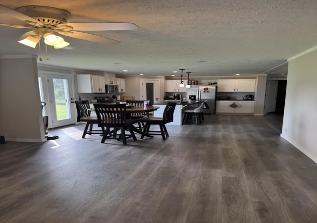 Photo 3 of Single family home for sale at 2152 S Highway 76, Russell Springs, KY 42642 | MLS# 26021551 | Listing updated on 2026-09-10