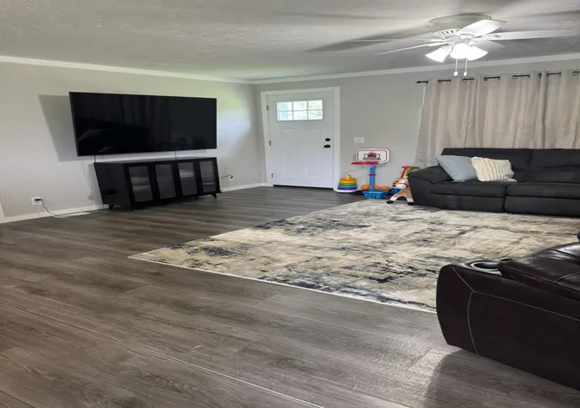 Photo 4 of Single family home for sale at 2152 S Highway 76, Russell Springs, KY 42642 | MLS# 26021551 | Listing updated on 2026-09-10