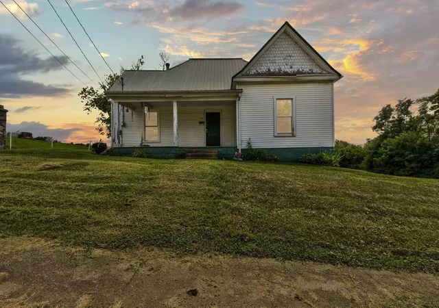 Photo 1 of Single family home for sale at 534 E Locust St, Mount Sterling, KY 40353 | MLS# 26021040 | Listing updated on 2026-08-31