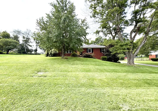 Photo 2 of Sale Pending at 344 Twinbrook Dr, Danville, KY 40422 | MLS# 26021268 | Listing updated on 2026-09-07
