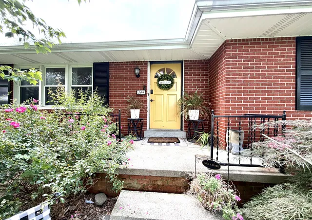 Photo 3 of Sale Pending at 344 Twinbrook Dr, Danville, KY 40422 | MLS# 26021268 | Listing updated on 2026-09-07