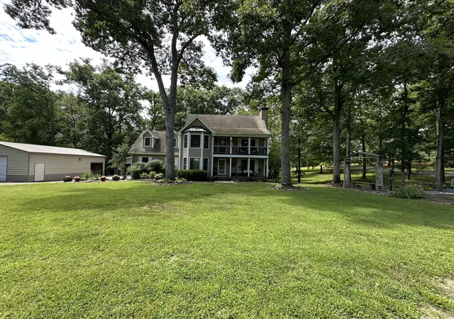 Photo 4 of Single family home for sale at 142 Adrian Ln, Benton, KY 42025 | MLS# 26021358 | Listing updated on 2026-08-26