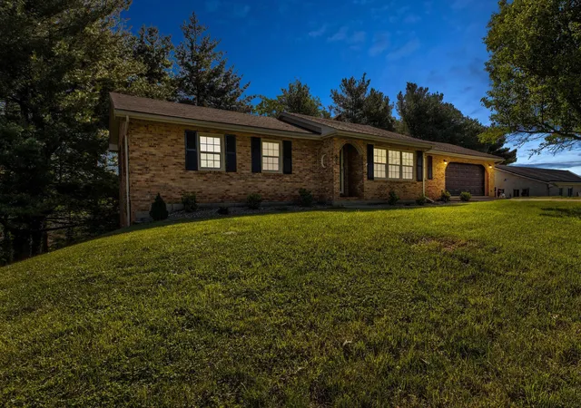 Photo 1 of Single family home for sale at 609 Virginia Ave, Mount Sterling, KY 40353 | MLS# 26021027 | Listing updated on 2026-08-05