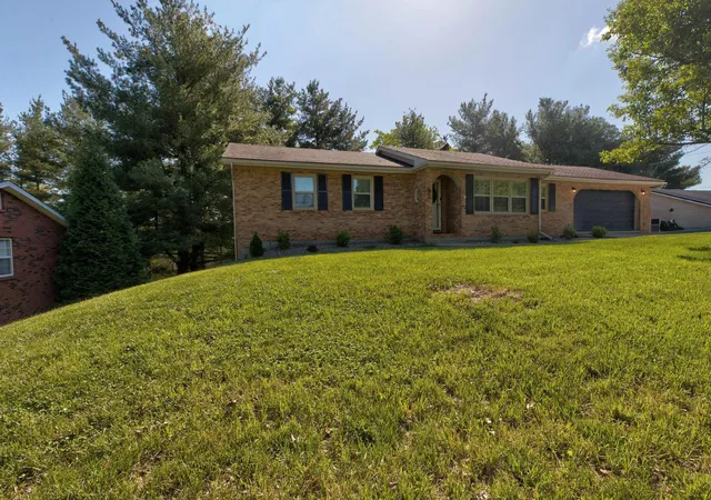 Photo 3 of Single family home for sale at 609 Virginia Ave, Mount Sterling, KY 40353 | MLS# 26021027 | Listing updated on 2026-08-05
