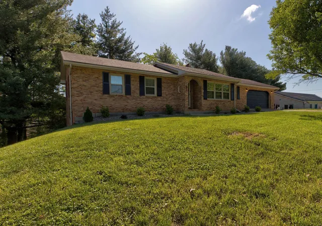 Photo 3 of Single family home for sale at 609 Virginia Ave, Mount Sterling, KY 40353 | MLS# 26021027 | Listing updated on 2026-08-05