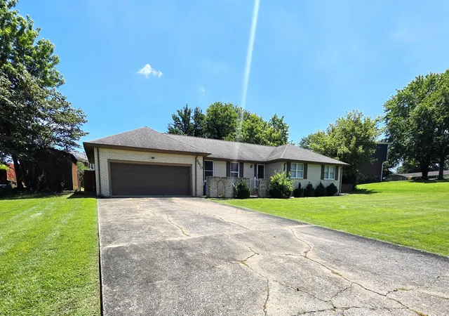 Photo 2 of Single family home for sale at 5970 Merrydale Dr, Paducah, KY 42003 | MLS# 26021041 | Listing updated on 2026-08-30