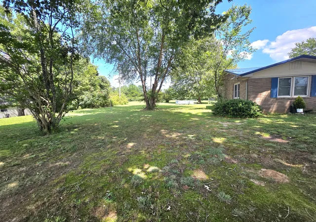 Photo 4 of Sale Pending at 1890 Radio Rd, Almo, KY 42020 | MLS# 26021209 | Listing updated on 2026-09-29