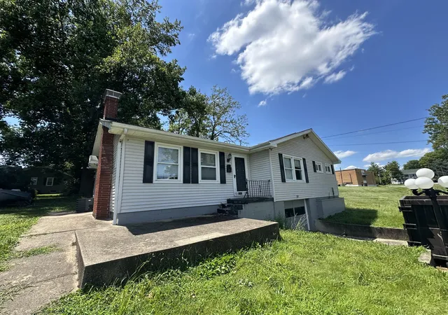 Single family home for sale at 515 Chapel St, Falmouth, KY 41040 | MLS# 26021073
