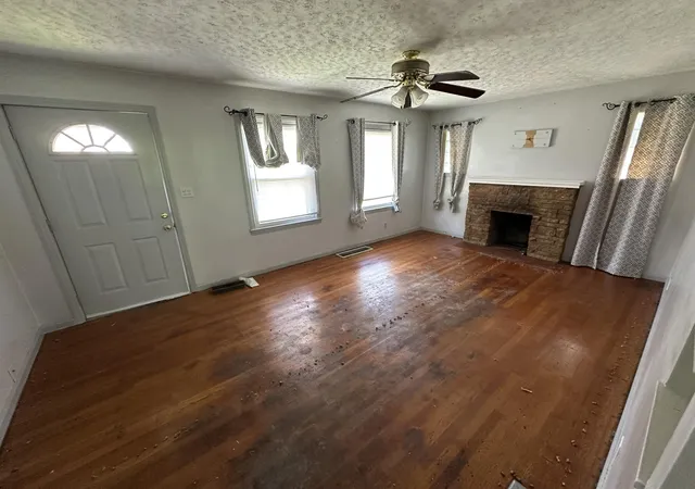 Photo 1 of Single family home for sale at 515 Chapel St, Falmouth, KY 41040 | MLS# 26021073 | Listing updated on 2026-08-06