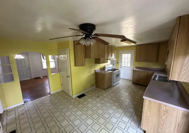 Photo 2 of Single family home for sale at 515 Chapel St, Falmouth, KY 41040 | MLS# 26021073 | Listing updated on 2026-08-06