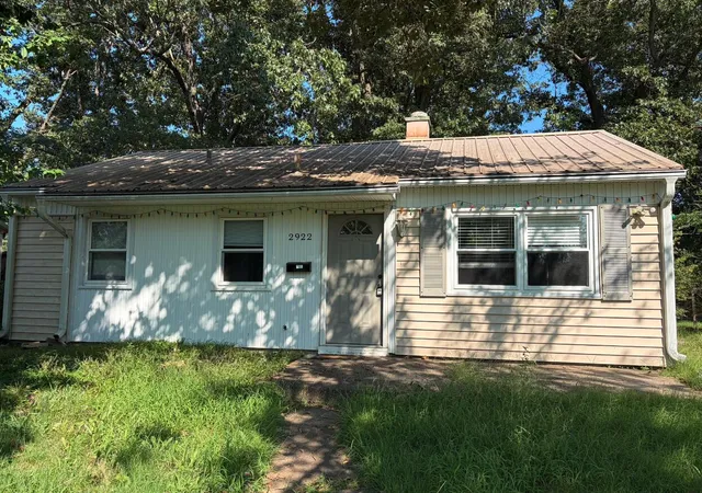 Photo 2 of Single family home for sale at 2922 Georgia St, Paducah, KY 42003 | MLS# 26021583 | Listing updated on 2026-08-10