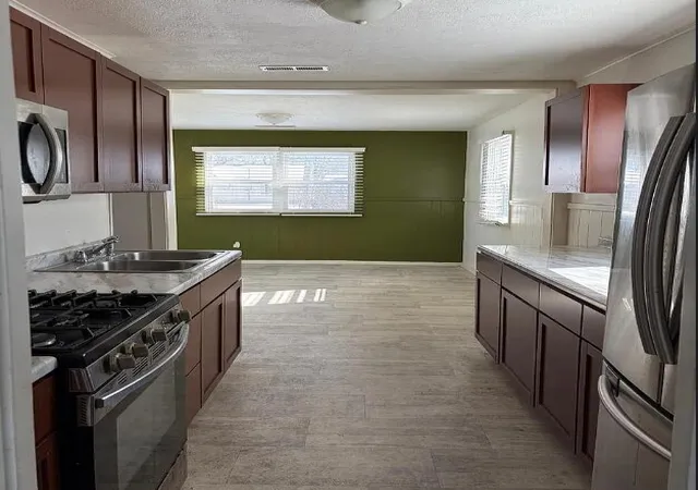 Photo 4 of Single family home for sale at 2922 Georgia St, Paducah, KY 42003 | MLS# 26021583 | Listing updated on 2026-08-10