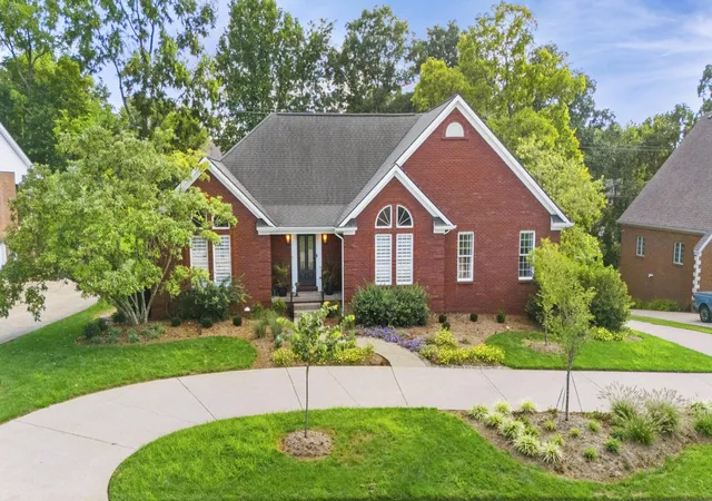 Photo 3 of Sale Pending at 110 Bogie Lee Ave, Frankfort, KY 40601 | MLS# 26021410 | Listing updated on 2026-08-11