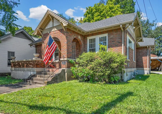 Photo 2 of Single family home for sale at 1823 S Virginia St, Hopkinsville, KY 42240 | MLS# 26021093 | Listing updated on 2026-09-02
