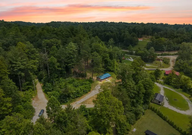 Photo 2 of Single family home for sale at 1 Poppy Ln, Campton, KY 41301 | MLS# 26021219 | Listing updated on 2026-08-06