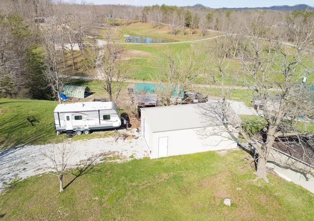 Photo 3 of Sale Pending at 1000 New Cut Rd, Jeffersonville, KY 40337 | MLS# 26021113 | Listing updated on 2026-09-20