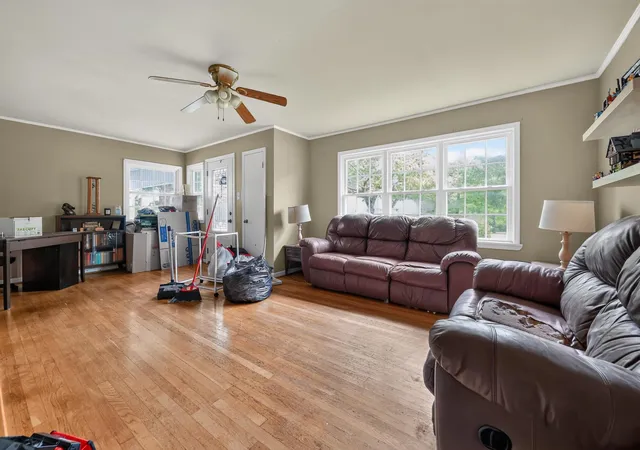 Photo 4 of Single family home for sale at 707 Hillcrest Dr, Danville, KY 40422 | MLS# 26021391 | Listing updated on 2026-08-07