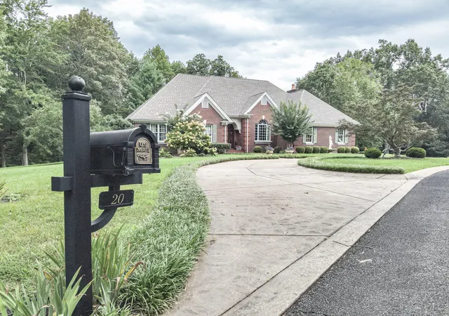 Photo 2 of Sale Pending at 20 Timber Ridge Dr, Paducah, KY 42001 | MLS# 26021366 | Listing updated on 2026-09-01