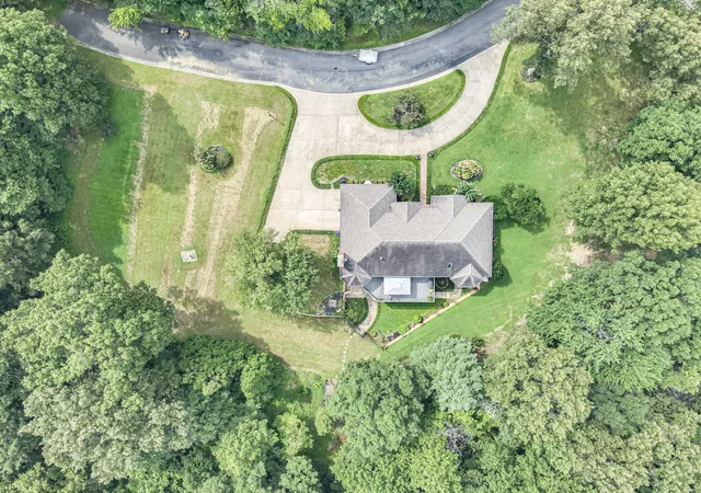Photo 3 of Sale Pending at 20 Timber Ridge Dr, Paducah, KY 42001 | MLS# 26021366 | Listing updated on 2026-09-01