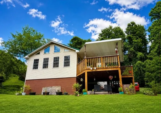 Photo 1 of Single family home for sale at 2036 Kentucky 215, Evarts, KY 40828 | MLS# 26021321 | Listing updated on 2026-09-16