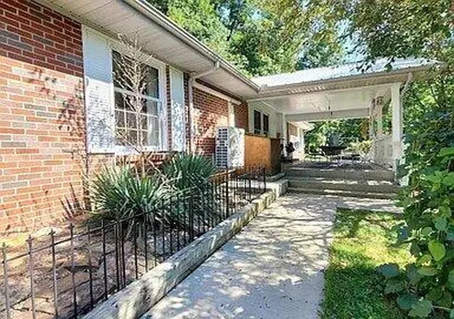 Photo 3 of Single family home for sale at 604 Us 421, Mc Kee, KY 40447 | MLS# 26021226 | Listing updated on 2026-09-10