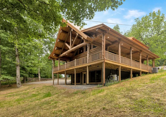 Photo 3 of Single family home for sale at 10 Forest Cir, Cadiz, KY 42211 | MLS# 26021159 | Listing updated on 2026-08-06