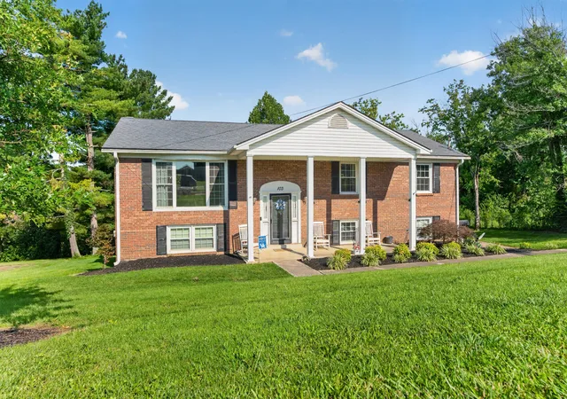 Photo 1 of Single family home for sale at 103 Pleasant Ridge Dr, Richmond, KY 40475 | MLS# 26021286 | Listing updated on 2026-10-02