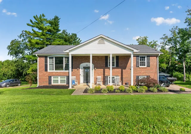 Photo 2 of Single family home for sale at 103 Pleasant Ridge Dr, Richmond, KY 40475 | MLS# 26021286 | Listing updated on 2026-10-02
