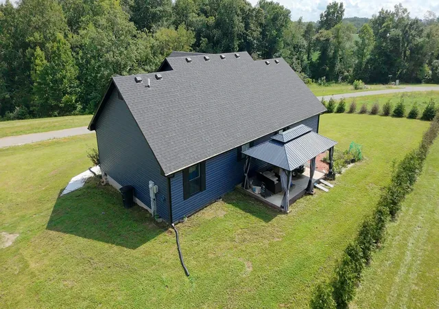 Photo 3 of Single family home for sale at 303 Sonny Aaron Dr, Jamestown, KY 42629 | MLS# 26021157 | Listing updated on 2026-08-26