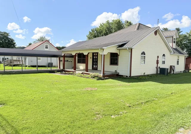 Photo 2 of Single family home for sale at 114 Pike St, Brodhead, KY 40409 | MLS# 26021175 | Listing updated on 2026-08-28