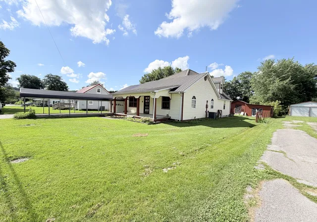 Photo 3 of Single family home for sale at 114 Pike St, Brodhead, KY 40409 | MLS# 26021175 | Listing updated on 2026-08-28