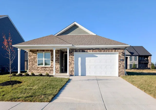 Photo 1 of Single family home for sale at 1061 Carriage Pl Dr, Richmond, KY 40475 | MLS# 26021160 | Listing updated on 2026-10-28