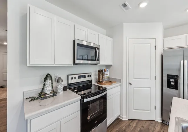 Photo 4 of Single family home for sale at 1061 Carriage Pl Dr, Richmond, KY 40475 | MLS# 26021160 | Listing updated on 2026-10-05