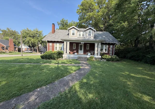 Photo 2 of Single family home for sale at 1909 Nicholasville Rd, Lexington, KY 40503 | MLS# 26021347 | Listing updated on 2026-08-07