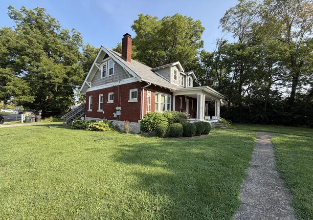 Photo 3 of Single family home for sale at 1909 Nicholasville Rd, Lexington, KY 40503 | MLS# 26021347 | Listing updated on 2026-08-07