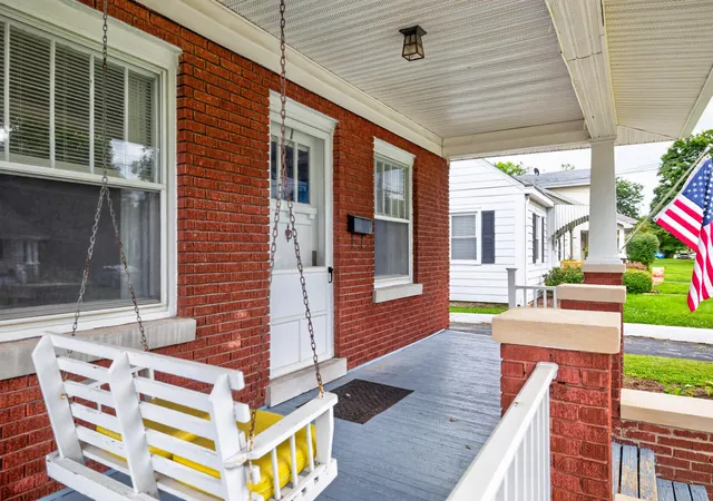 Photo 3 of Sale Pending at 143 Penmoken Park, Lexington, KY 40503 | MLS# 26021285 | Listing updated on 2026-09-05