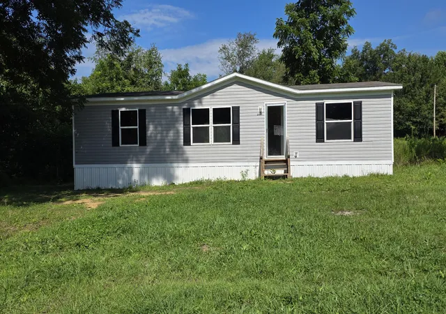 Photo 2 of Single family home for sale at 2031 Louden Rd, Williamsburg, KY 40769 | MLS# 26021176 | Listing updated on 2026-09-01