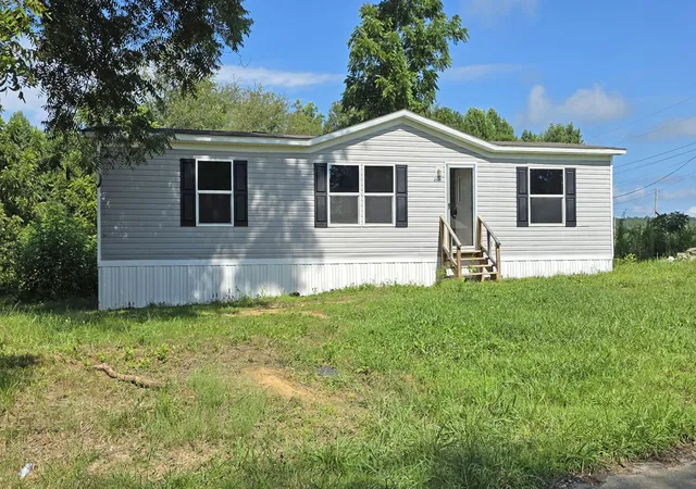 Photo 3 of Single family home for sale at 2031 Louden Rd, Williamsburg, KY 40769 | MLS# 26021176 | Listing updated on 2026-09-01