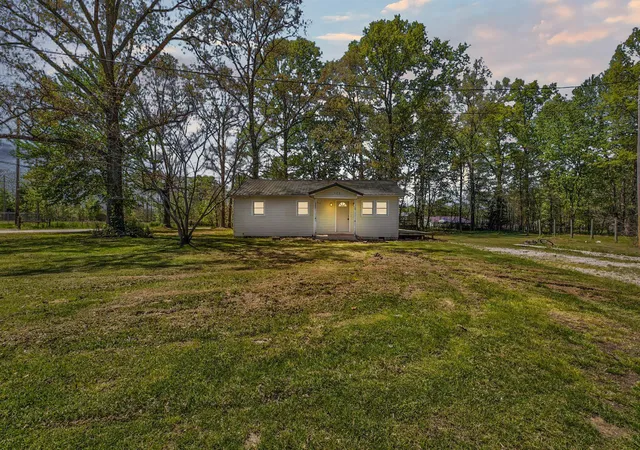 Photo 1 of Single family home for sale at 2408 State Hwy 1050, Jeffersonville, KY 40337 | MLS# 26021174 | Listing updated on 2026-09-18