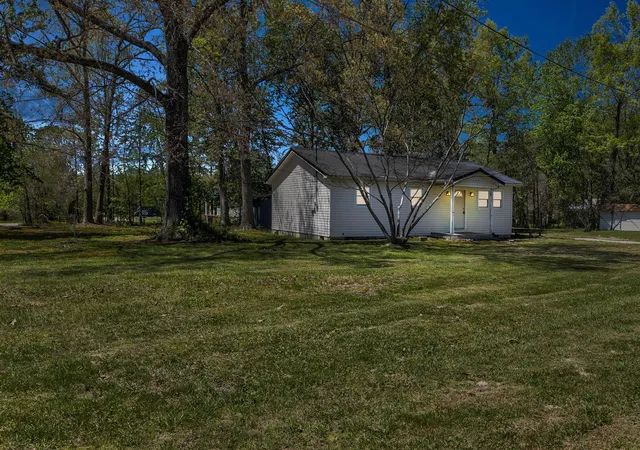 Photo 2 of Single family home for sale at 2408 State Hwy 1050, Jeffersonville, KY 40337 | MLS# 26021174 | Listing updated on 2026-09-18